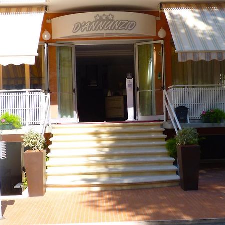 Hotel D'Annunzio Католика Екстериор снимка