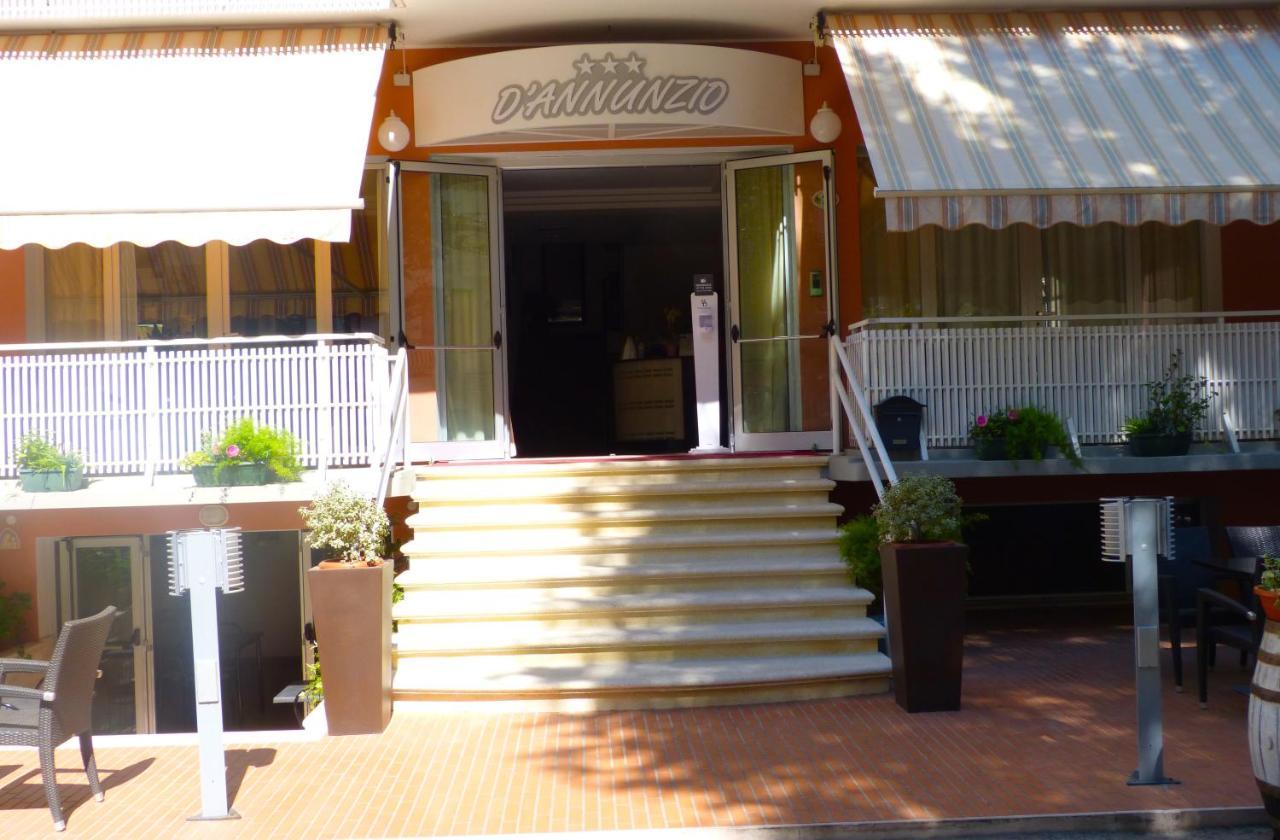 Hotel D'Annunzio Католика Екстериор снимка