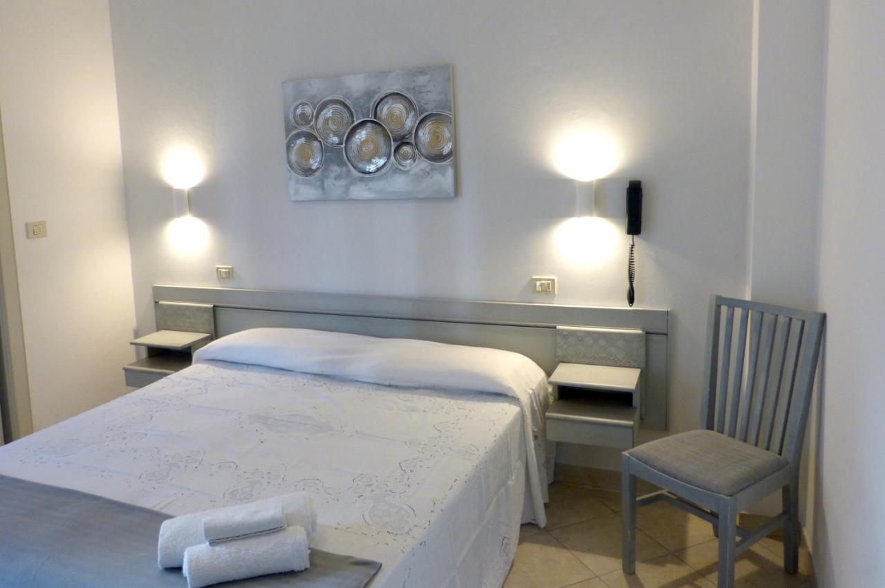 Hotel D'Annunzio Католика Екстериор снимка