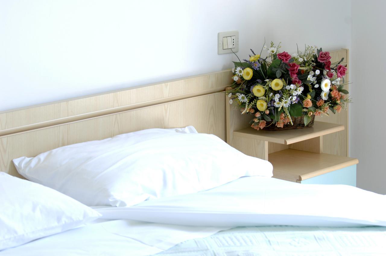 Hotel D'Annunzio Католика Екстериор снимка