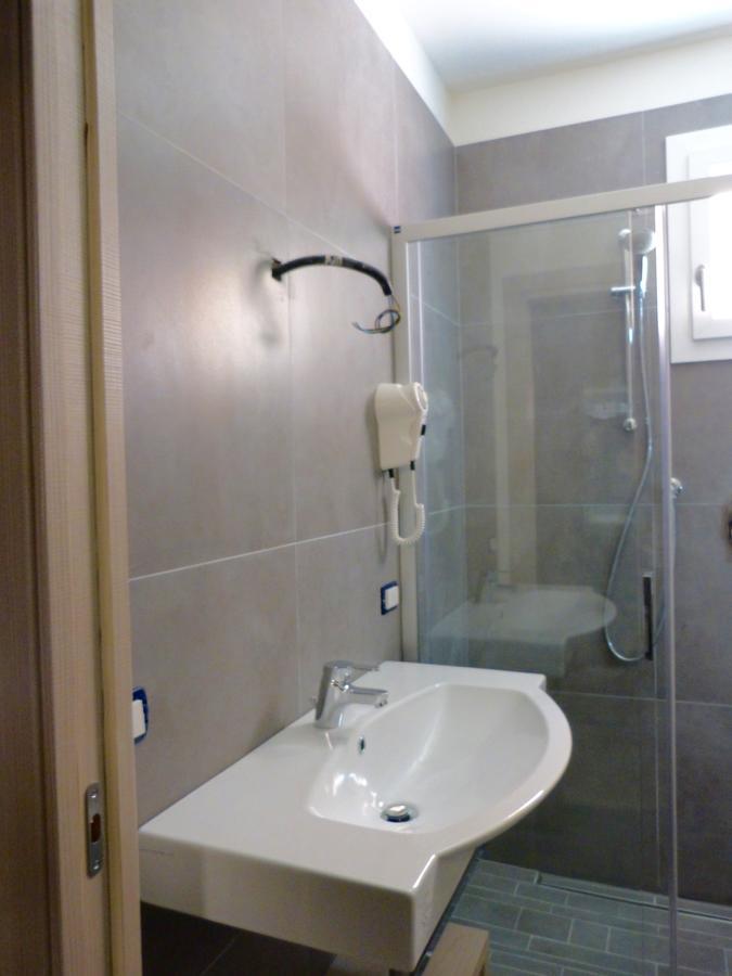 Hotel D'Annunzio Католика Екстериор снимка