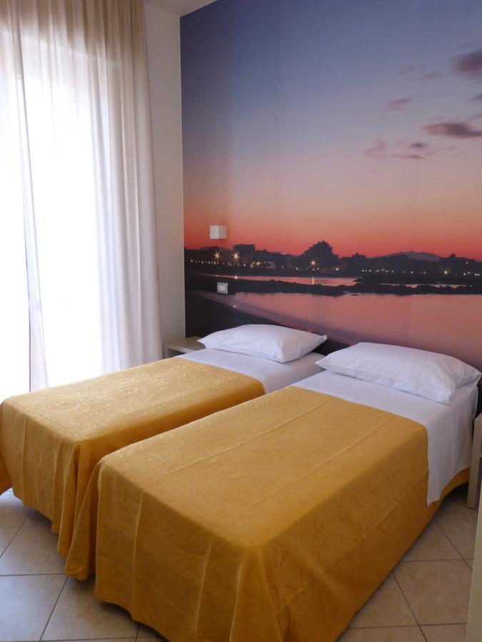 Hotel D'Annunzio Католика Екстериор снимка